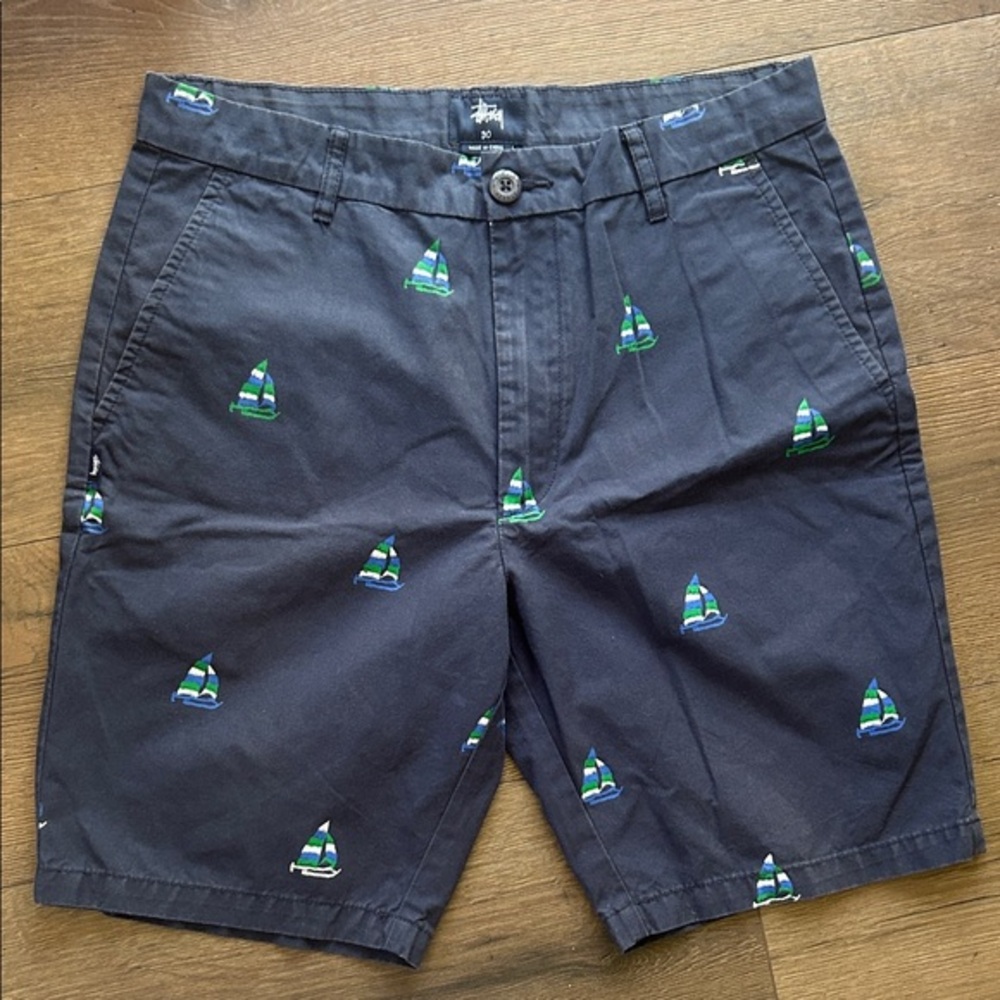 Stussy Navy Shorts with Green & Blue Sailboat Embroidery !! Size 30